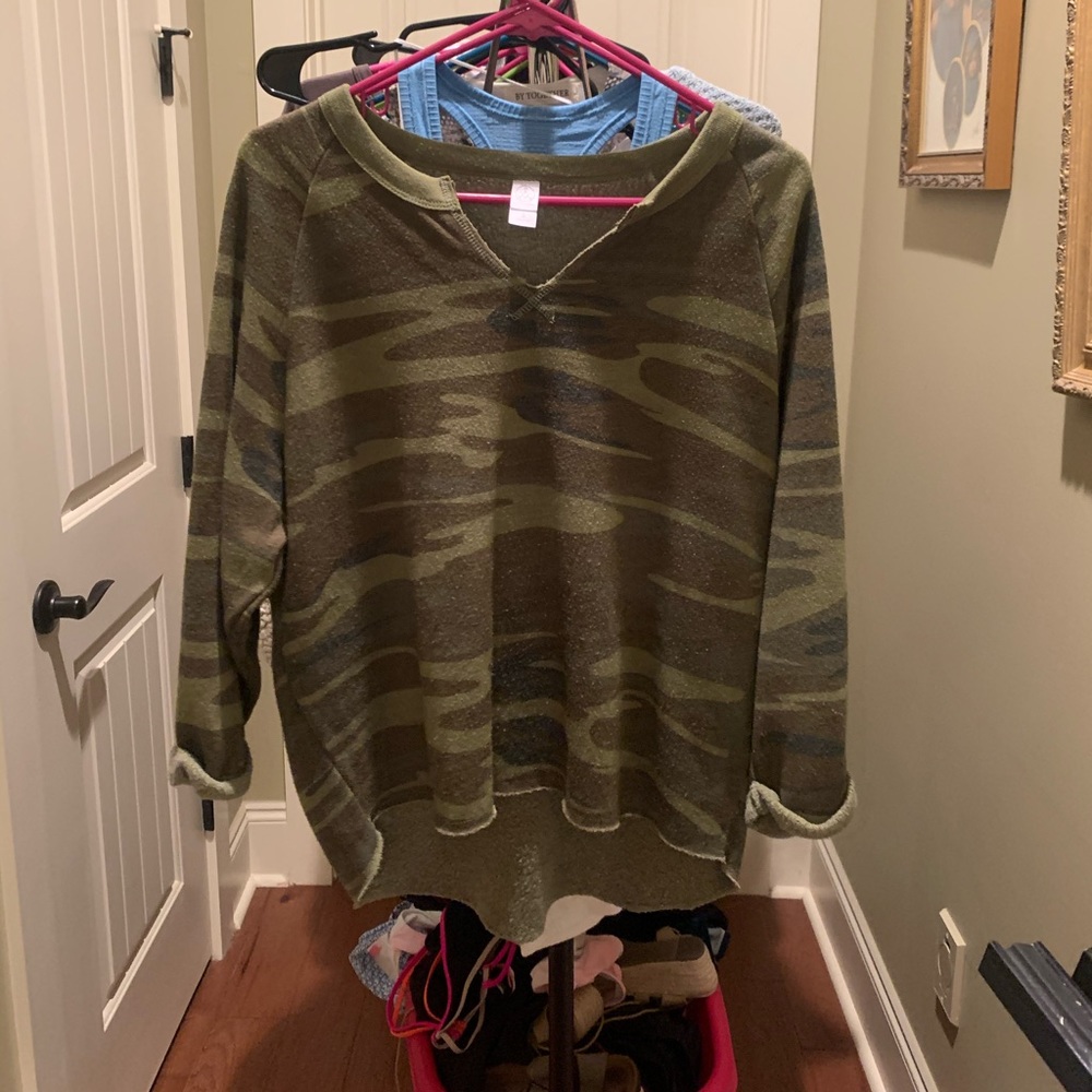 Camo pullover